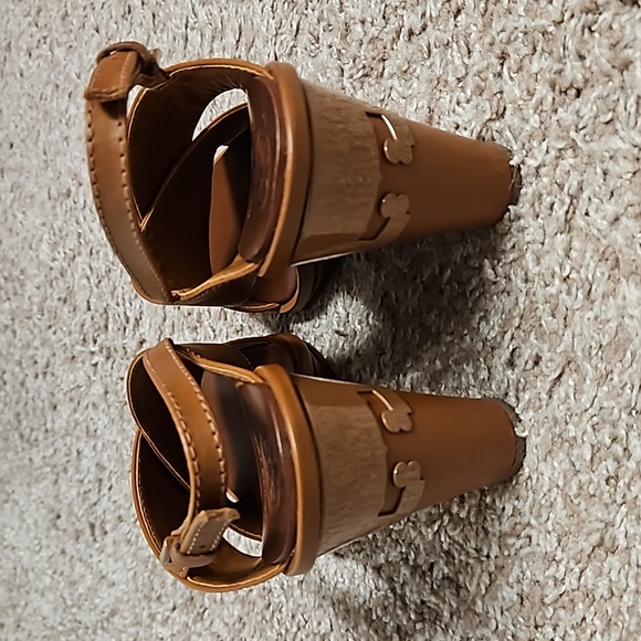 Brown Tory Burch Gabrielle wedges, size 5, $150 - Picture 3 of 4